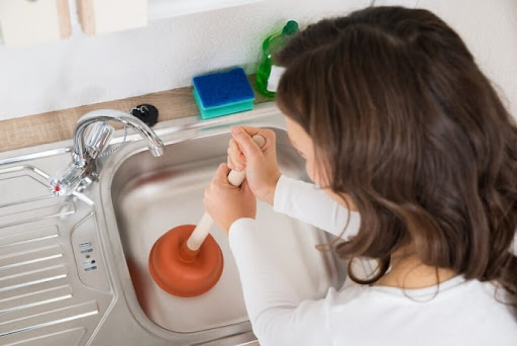 Cách Thông Cống Bằng Đá Viên Lạnh
