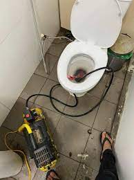 Cách hút hầm cầu an toàn tại nhà