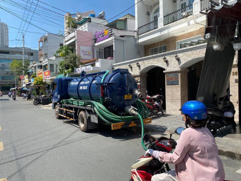 Hút hầm cầu cho nhà cao tầng