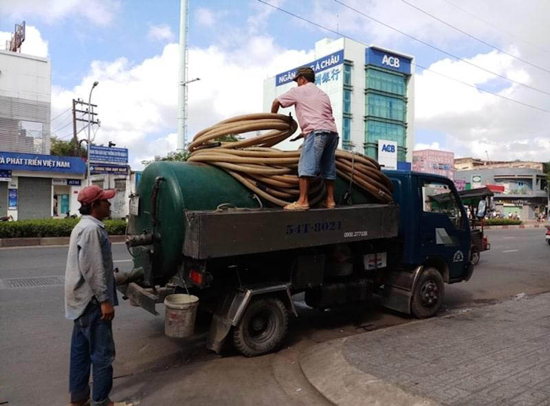 Quy trình hút hầm cầu tại Bình Đông – Quận 8