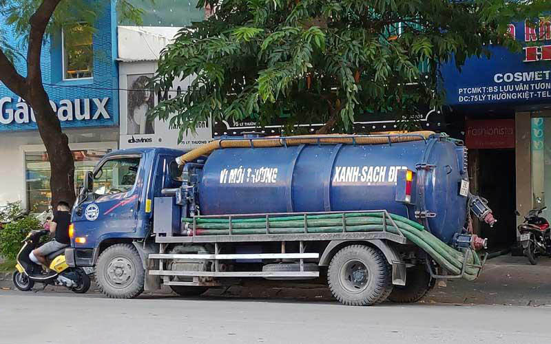 Lợi ích khi chọn dịch vụ hút hầm cầu của Hai Ngọc là phục vụ 24 giờ tận tâm và giá cả hợp lý