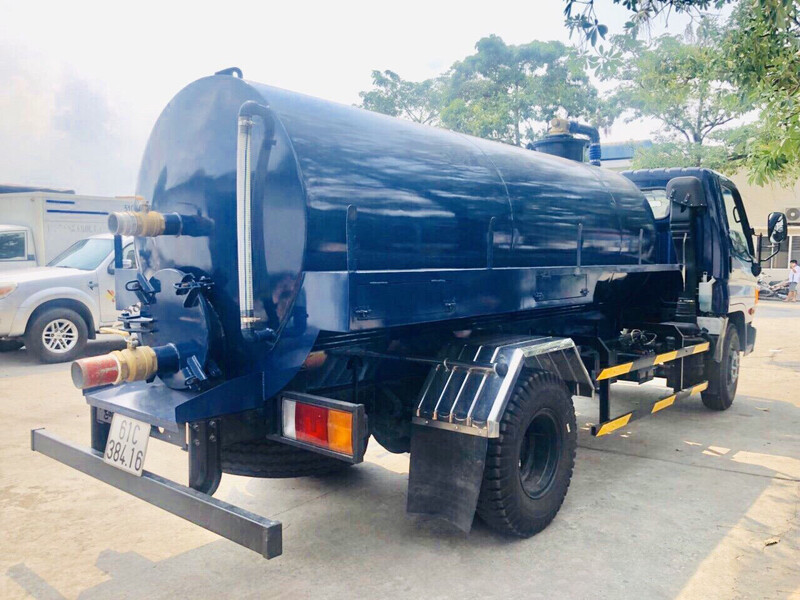 Nhu cầu hút hầm cầu tại Phường Bình Đông ngày càng tăng cao do mật độ dân cư đông đúc