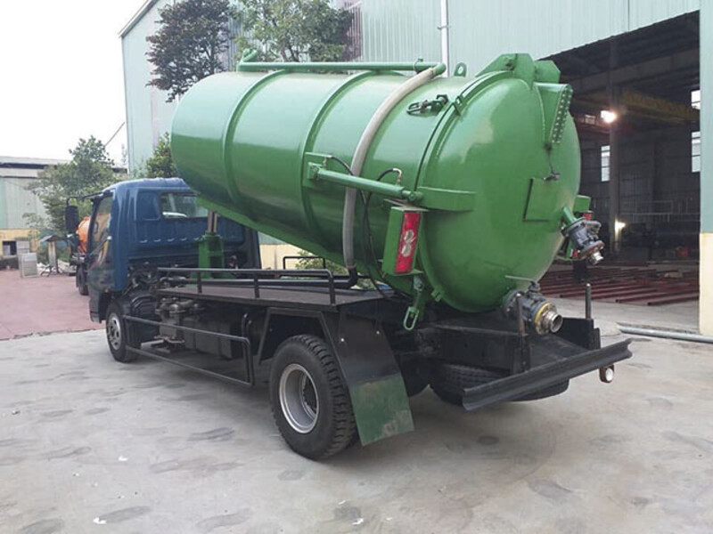 Nhu cầu hút hầm cầu tại Phường Chợ Quán ngày càng tăng cao do mật độ dân cư đông đúc