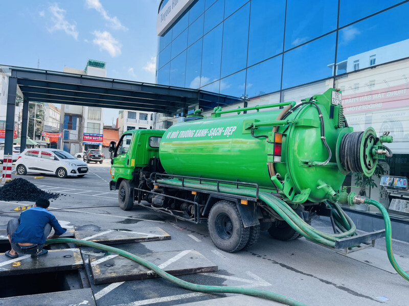 Lợi ích khi chọn dịch vụ hút hầm cầu của Hai Ngọc là phục vụ 24 giờ tận tâm và giá cả hợp lý