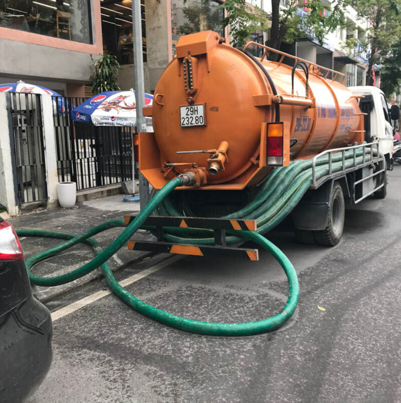 Lợi ích khi chọn dịch vụ hút hầm cầu của Hai Ngọc là phục vụ 24 giờ tận tâm và giá cả hợp lý