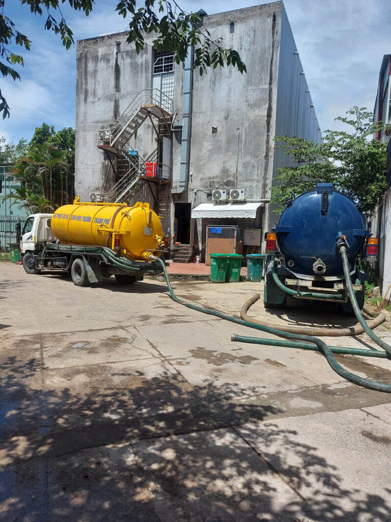 Lợi ích khi chọn dịch vụ hút hầm cầu của Hai Ngọc là phục vụ 24 giờ tận tâm và giá cả hợp lý